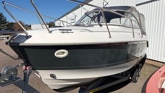 Flipper 705 DC -08 inkl Cummins Diesel 2,8 L -08