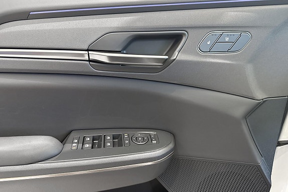 Kia EV5 14 of 18
