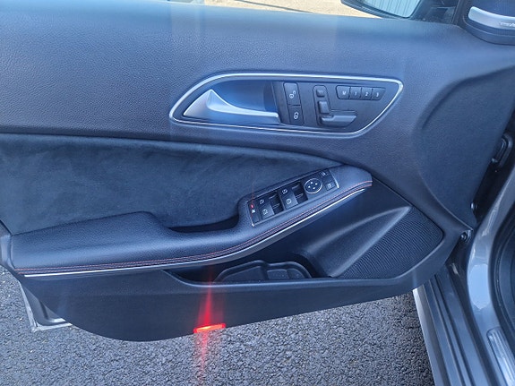 Mercedes-Benz A250 15 of 16