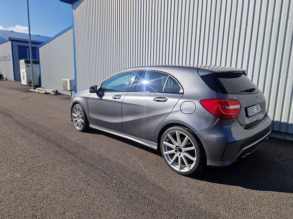 Mercedes-Benz A250 3 of 16