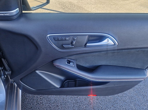 Mercedes-Benz A250 14 of 16
