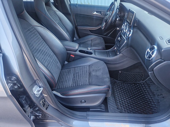 Mercedes-Benz A250 10 of 16