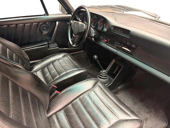 Porsche 911 13 of 18