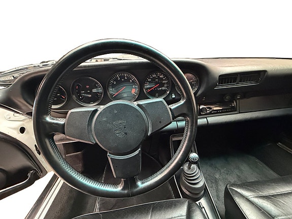 Porsche 911 12 of 18