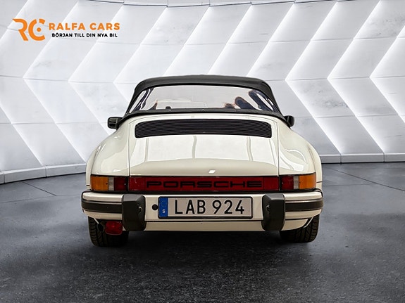 Porsche 911 7 of 18