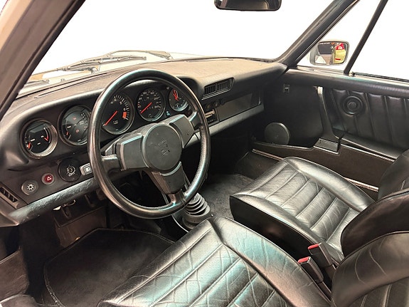 Porsche 911 10 of 18