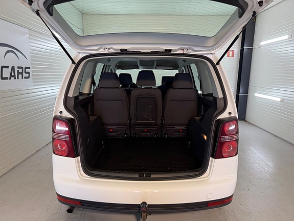 Volkswagen Touran 12 of 26