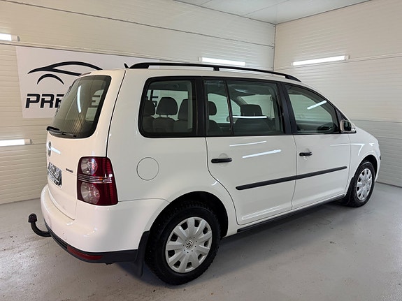 Volkswagen Touran 7 of 26