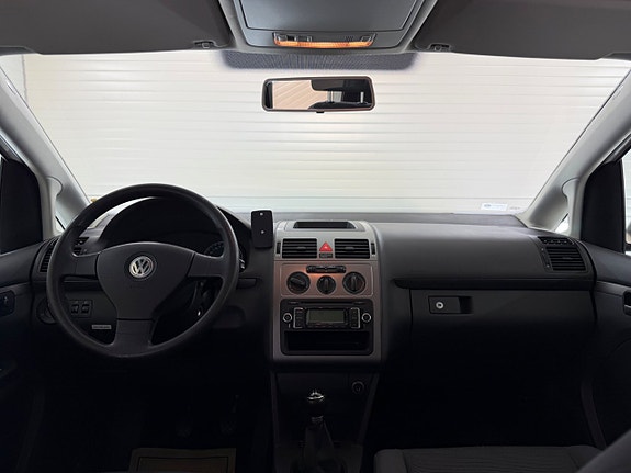 Volkswagen Touran 21 of 26