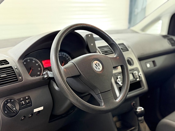 Volkswagen Touran 18 of 26