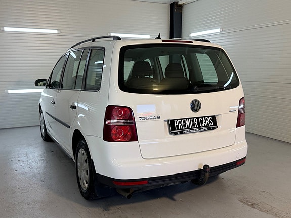 Volkswagen Touran 11 of 26