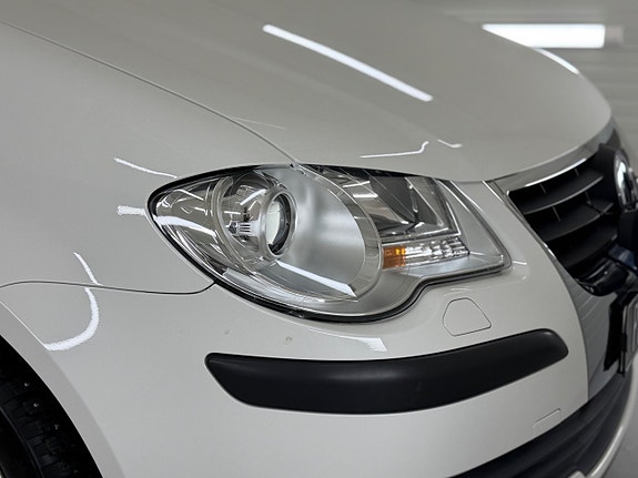 Volkswagen Touran 17 of 26