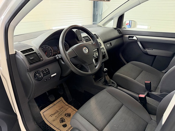 Volkswagen Touran 19 of 26