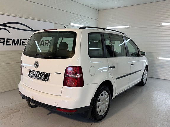 Volkswagen Touran 6 of 26