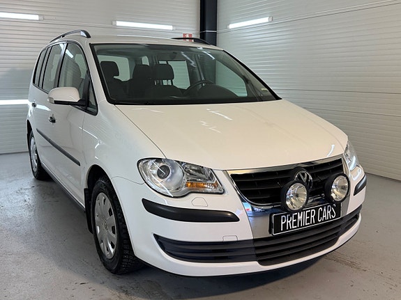 Volkswagen Touran 4 of 5