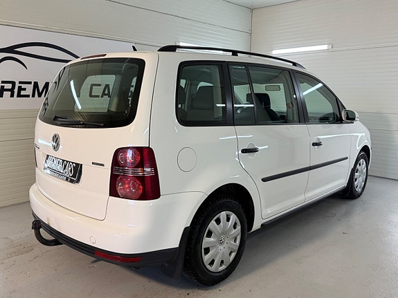Volkswagen Touran 8 of 26