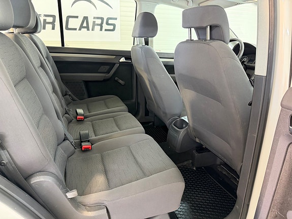 Volkswagen Touran 14 of 26