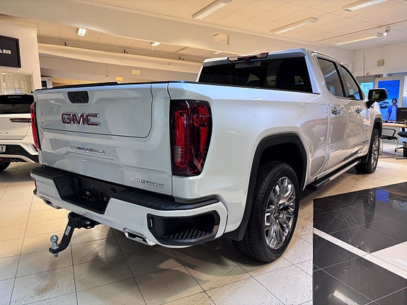 GMC Denali 4 of 5