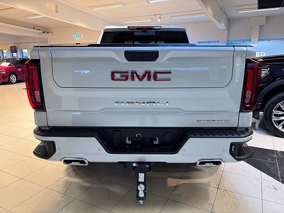 GMC Denali 15 of 17