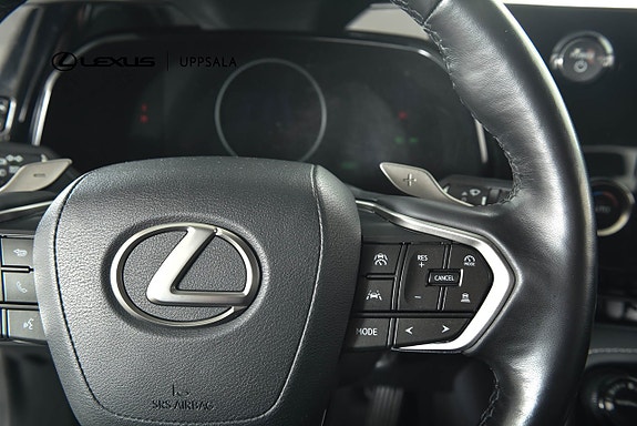 Lexus NX450h+ 14 of 16
