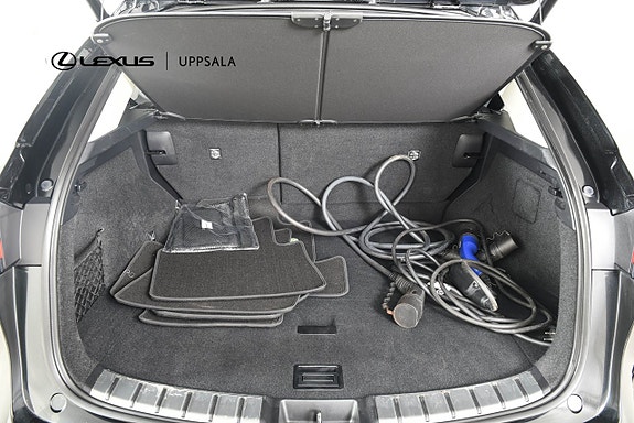 Lexus NX450h+ 9 of 16
