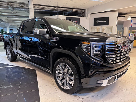 GMC Denali 3 of 5