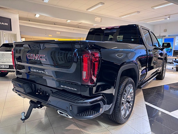 GMC Denali 4 of 5
