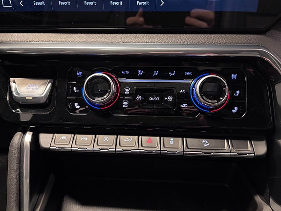 GMC Denali 14 of 19