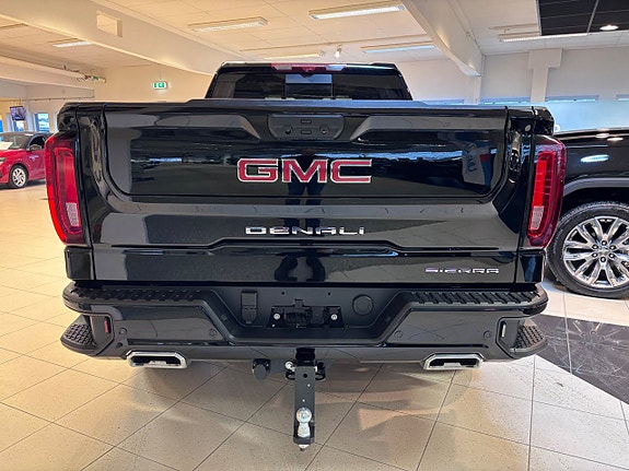 GMC Denali 18 of 19