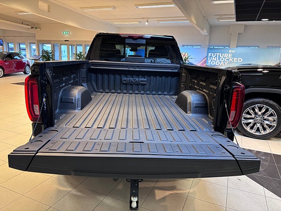 GMC Denali 19 of 19