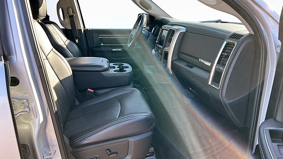 Dodge RAM 1500 3 of 5