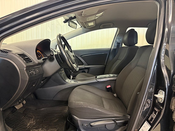 Toyota Avensis 5 of 16