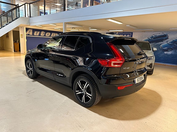 Volvo XC40 8 of 18