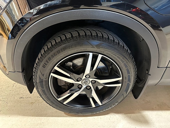 Volvo XC40 7 of 18
