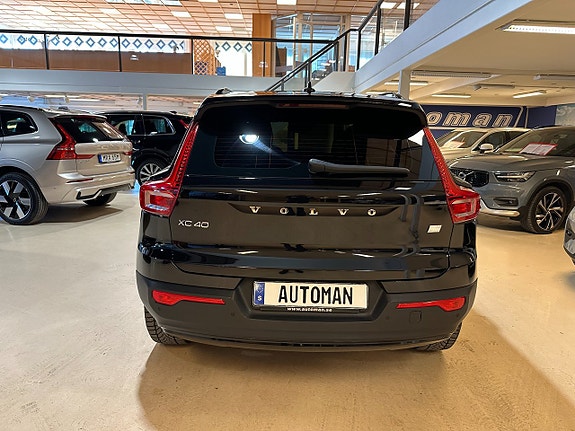 Volvo XC40 9 of 18
