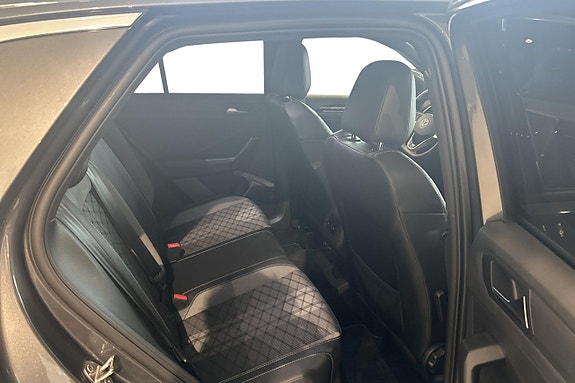 Volkswagen T-Roc 15 of 26