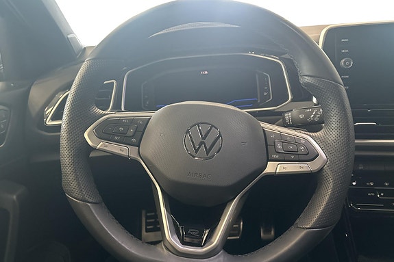 Volkswagen T-Roc 12 of 26