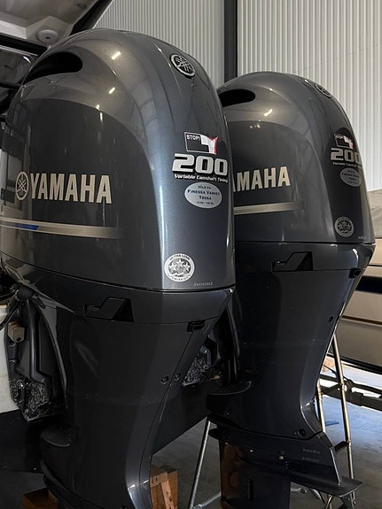 Finnmaster Pilot 8 2x Yamaha F200 12 of 12