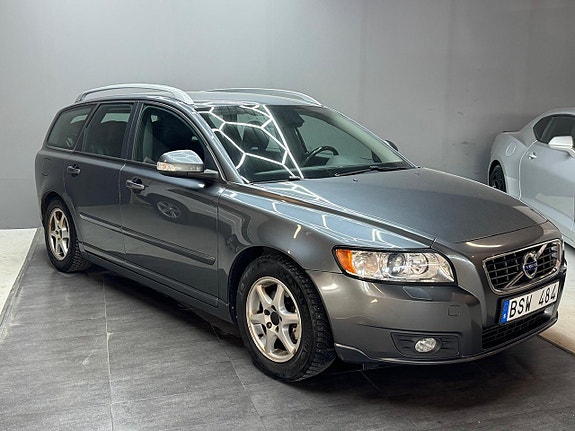 Volvo V50 2 of 5