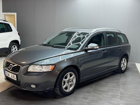 Volvo V50 3 of 5