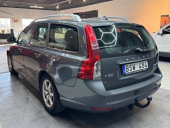 Volvo V50 4 of 5