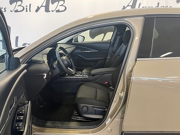Mazda CX-30 7 of 9