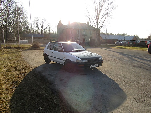 Toyota Corolla 3 of 15