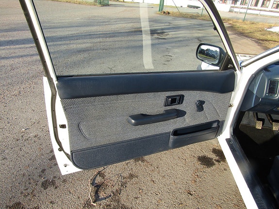 Toyota Corolla 11 of 15