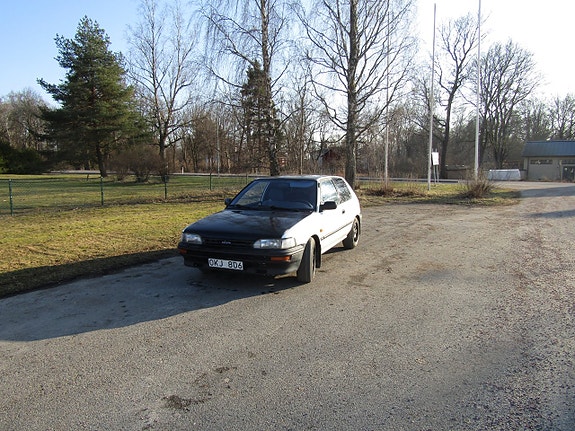 Toyota Corolla 2 of 15