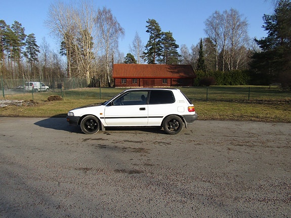 Toyota Corolla 7 of 15
