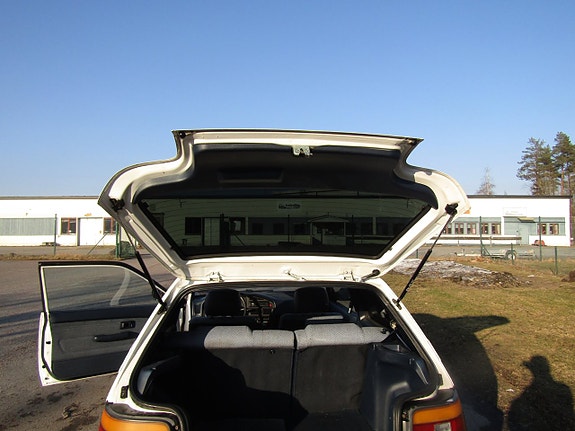 Toyota Corolla 13 of 15