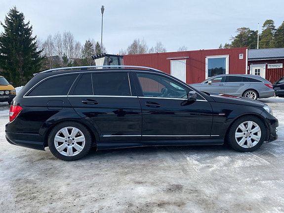 Mercedes-Benz C220 10 of 10