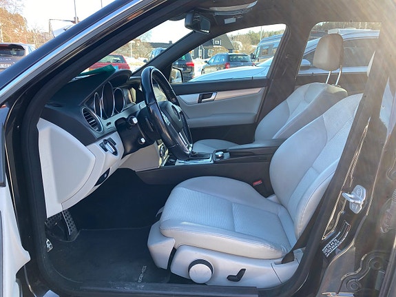 Mercedes-Benz C220 5 of 5