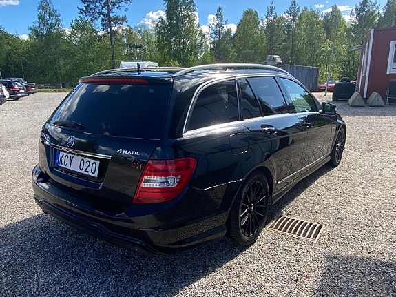Mercedes-Benz C220 3 of 5